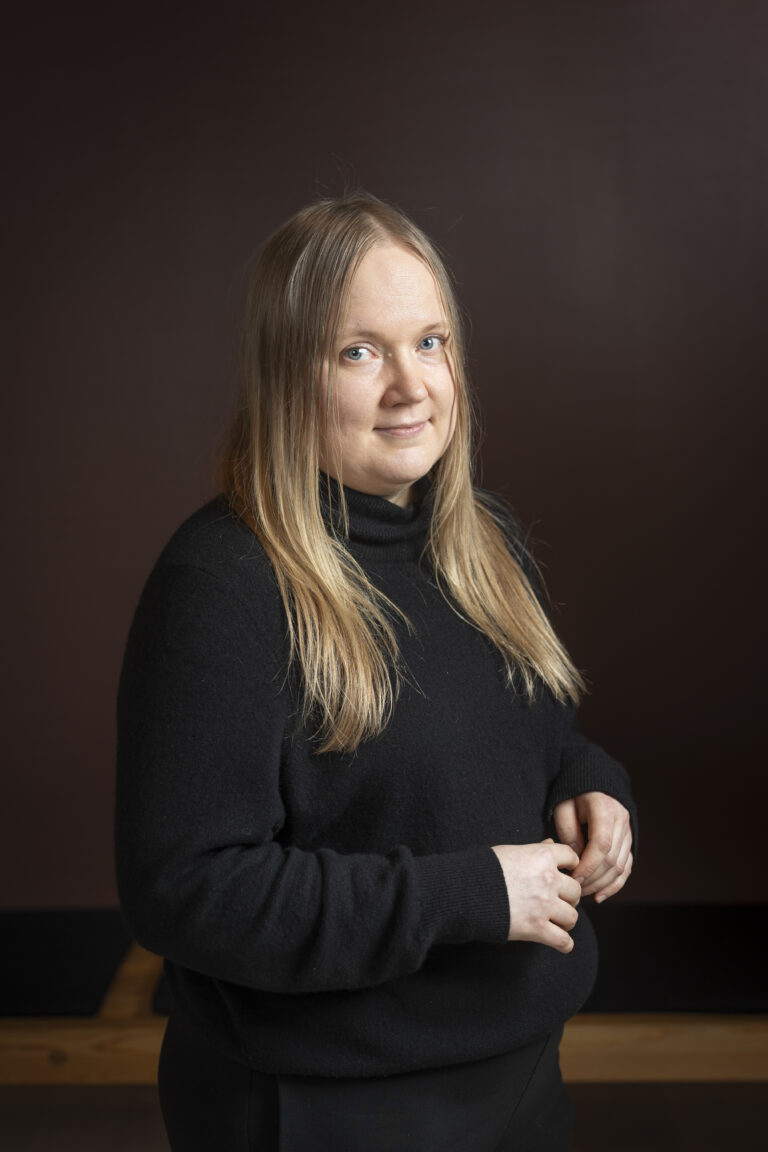 J. Saari kuvassa
